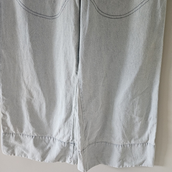 House Of Sunny Handlebar Curve Light Wash Wide Leg Jeans - Picture 4 of 13